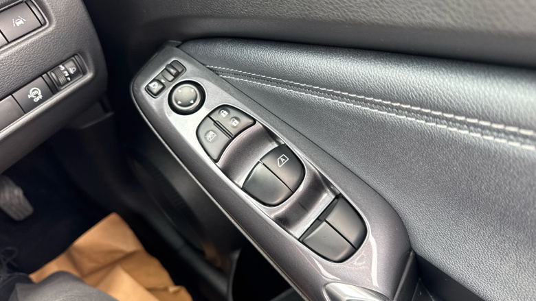 Nissan Juke 1.0 DiG-T 114 N-Connecta 5dr Petrol Hatchback